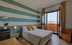Astor Hotel  3*
